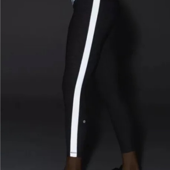 LULULEMON ATHLETICA Heathered Black LIGHT SPEED TIGHT/ Pants size 4 SMALL - Picture 4 of 11